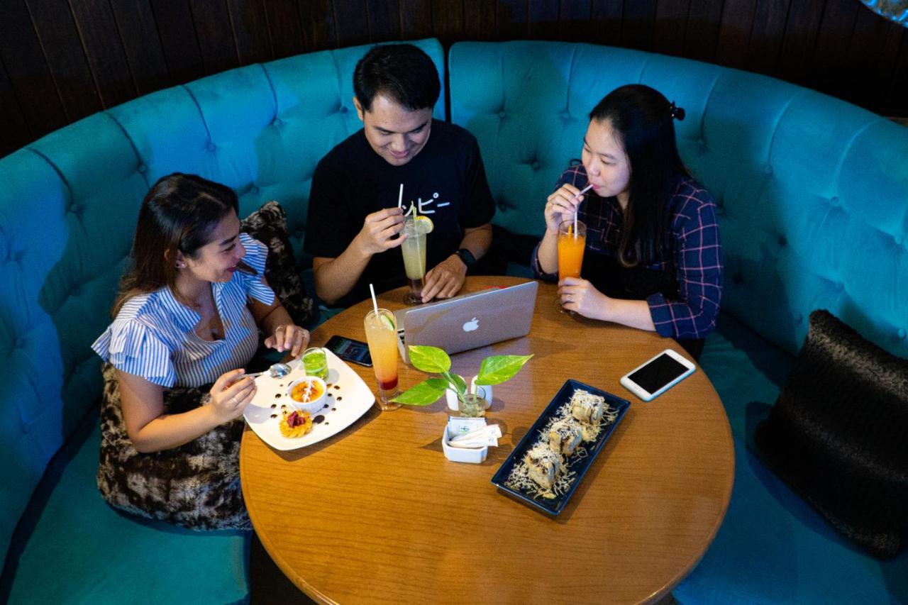 Primebiz Cikarang Hotel Luaran gambar