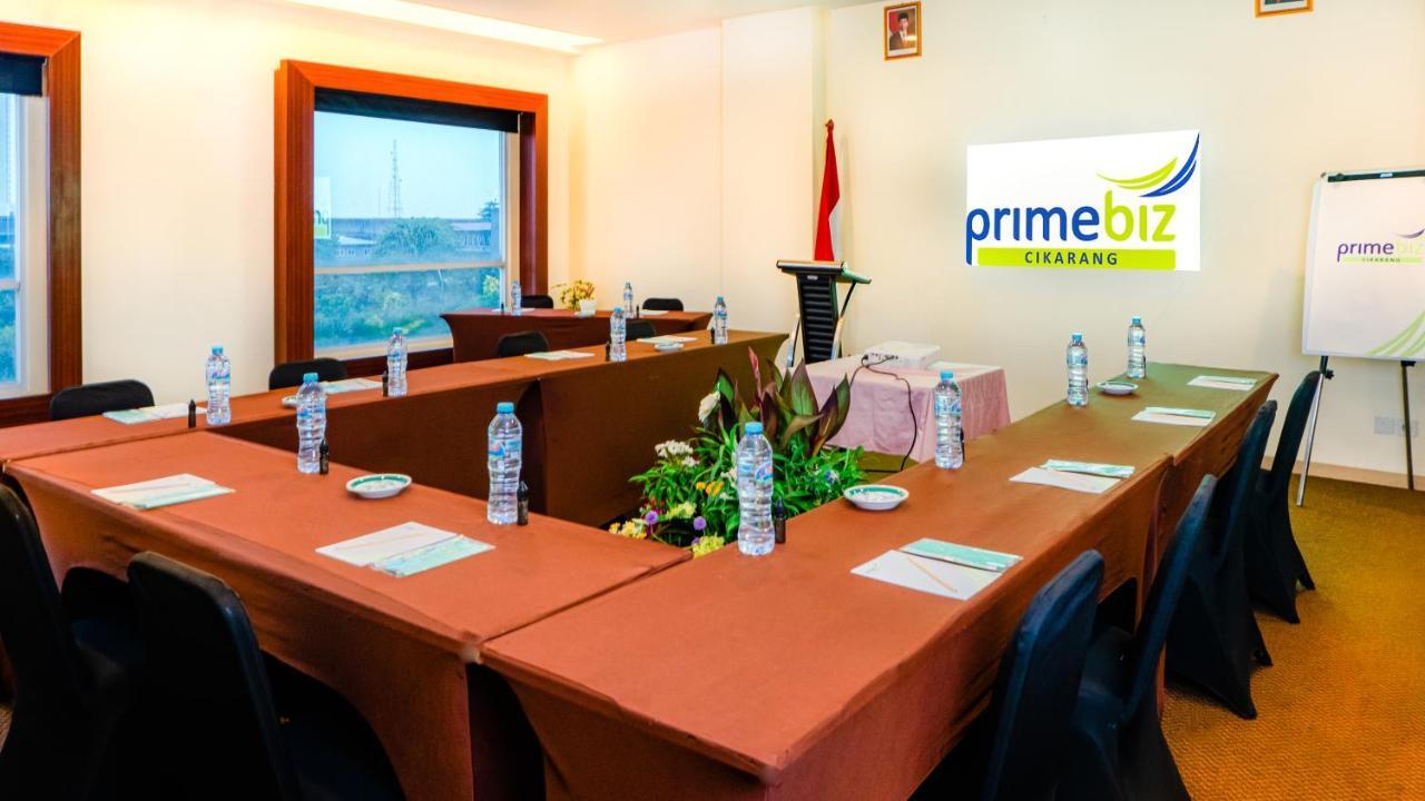 Primebiz Cikarang Hotel Luaran gambar