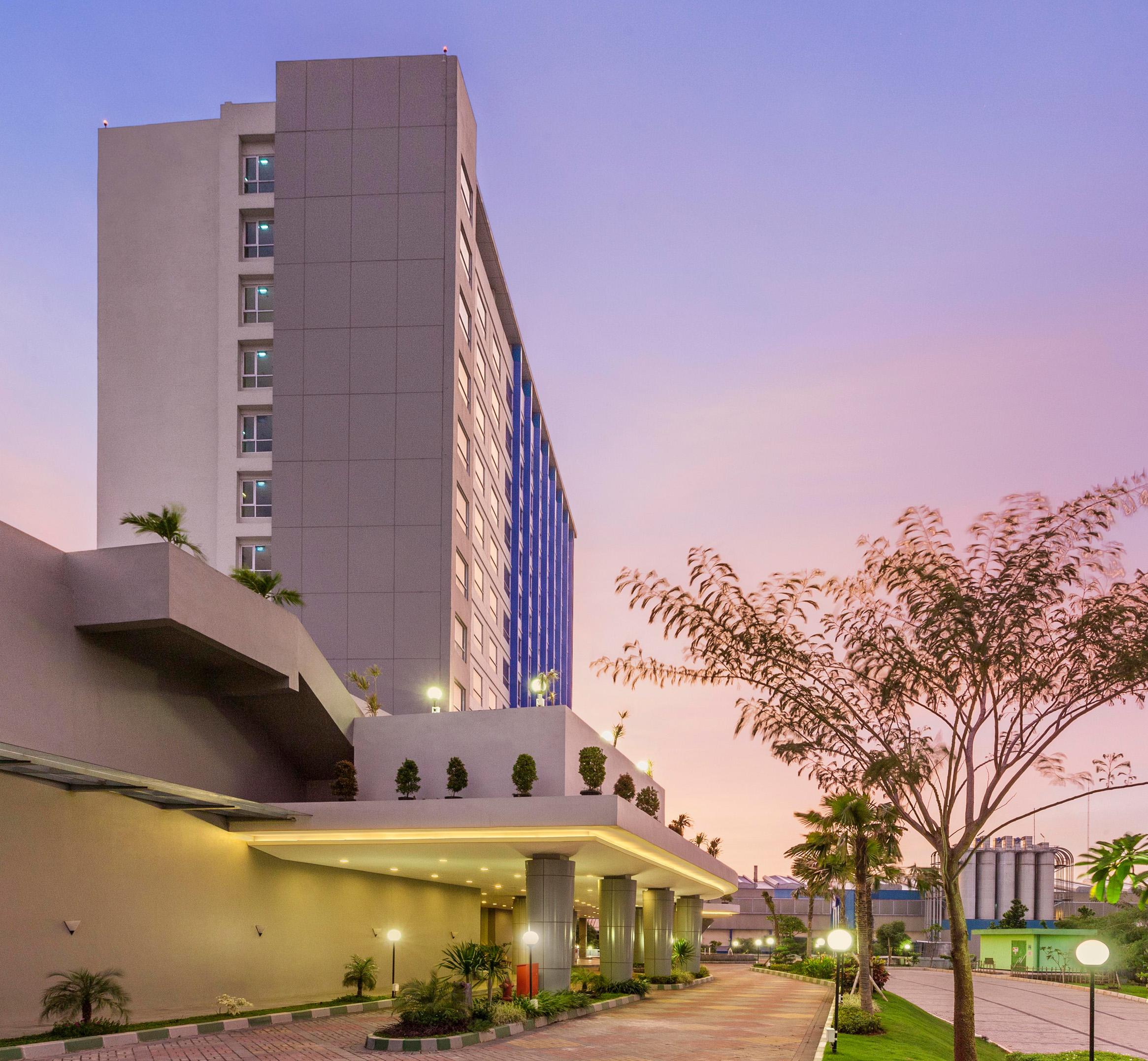 Primebiz Cikarang Hotel Luaran gambar