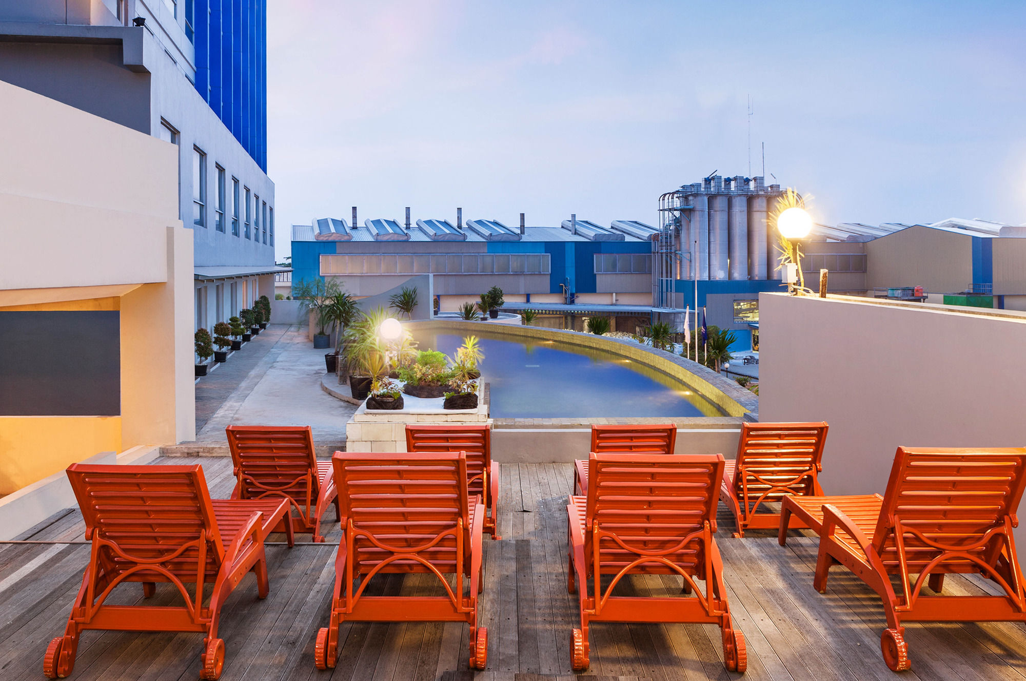 Primebiz Cikarang Hotel Luaran gambar