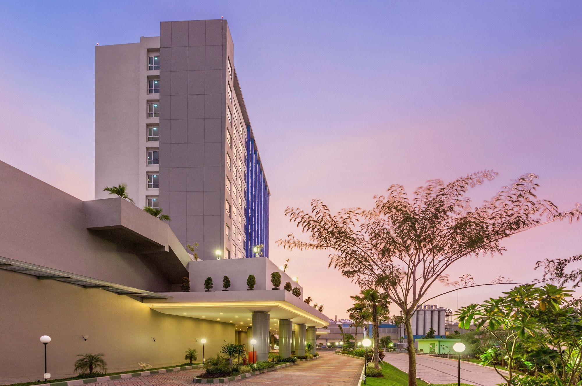 Primebiz Cikarang Hotel Luaran gambar